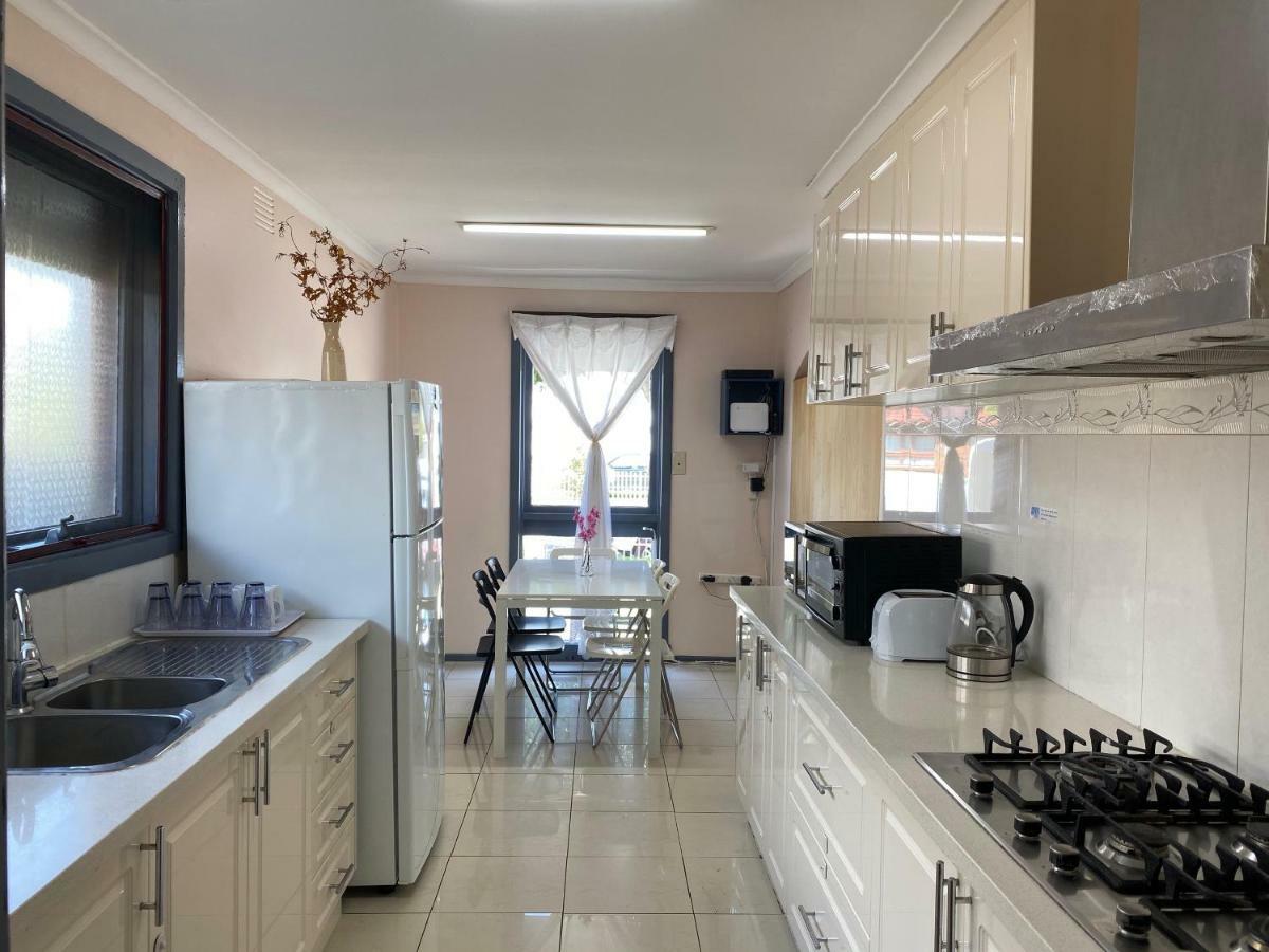 Entire Hume House Vila Melbourne Exterior foto